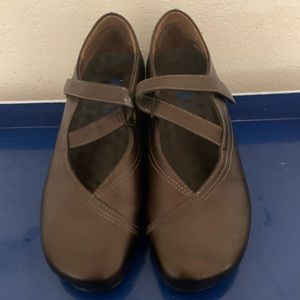 Metallic Bronze Mokly Size 40